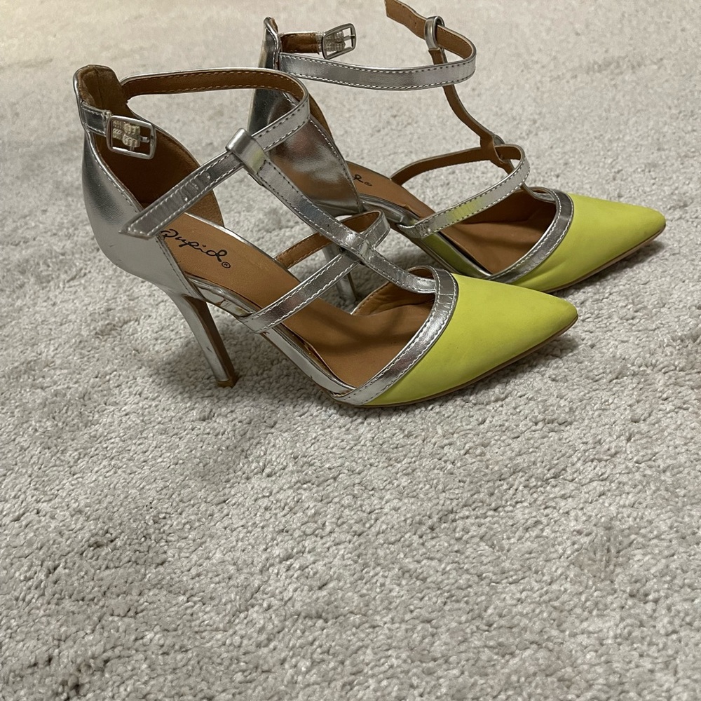 SHOE - Picture 2 of 5